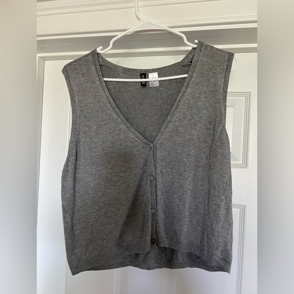 H&M Gray Sweater Vest Top M